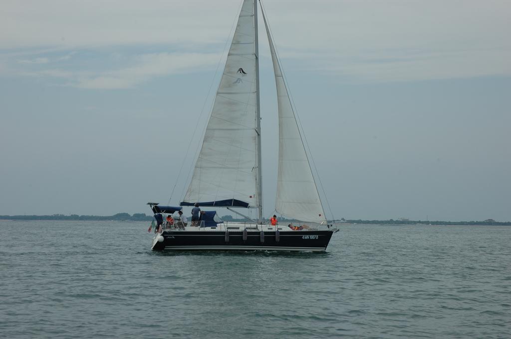 Cavallino Luxury House Boat Hotel Luaran gambar